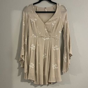 Free People Jasmine Embroidered bell sleeve dress in Almond Size: 2